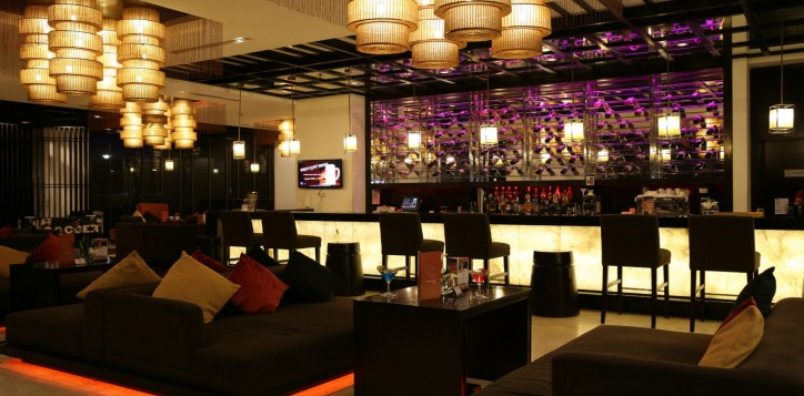 bars-outlet-section-1st-outlet-detail-lobby-lounge-bar