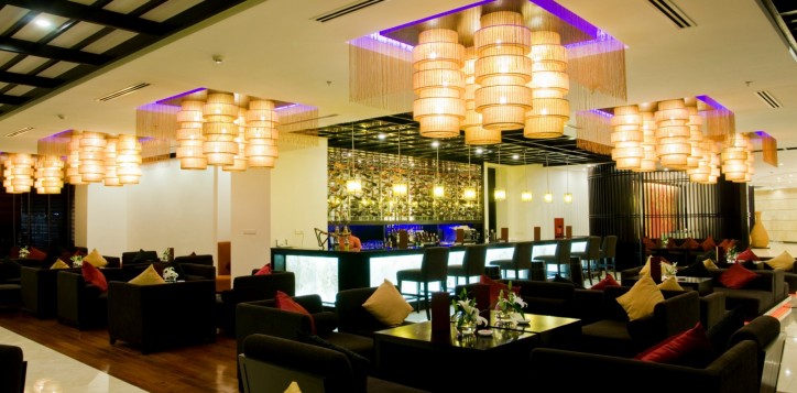 home-section-background-lobby-bar-2